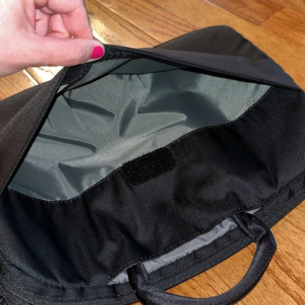 INCASE LAPTOP BAG